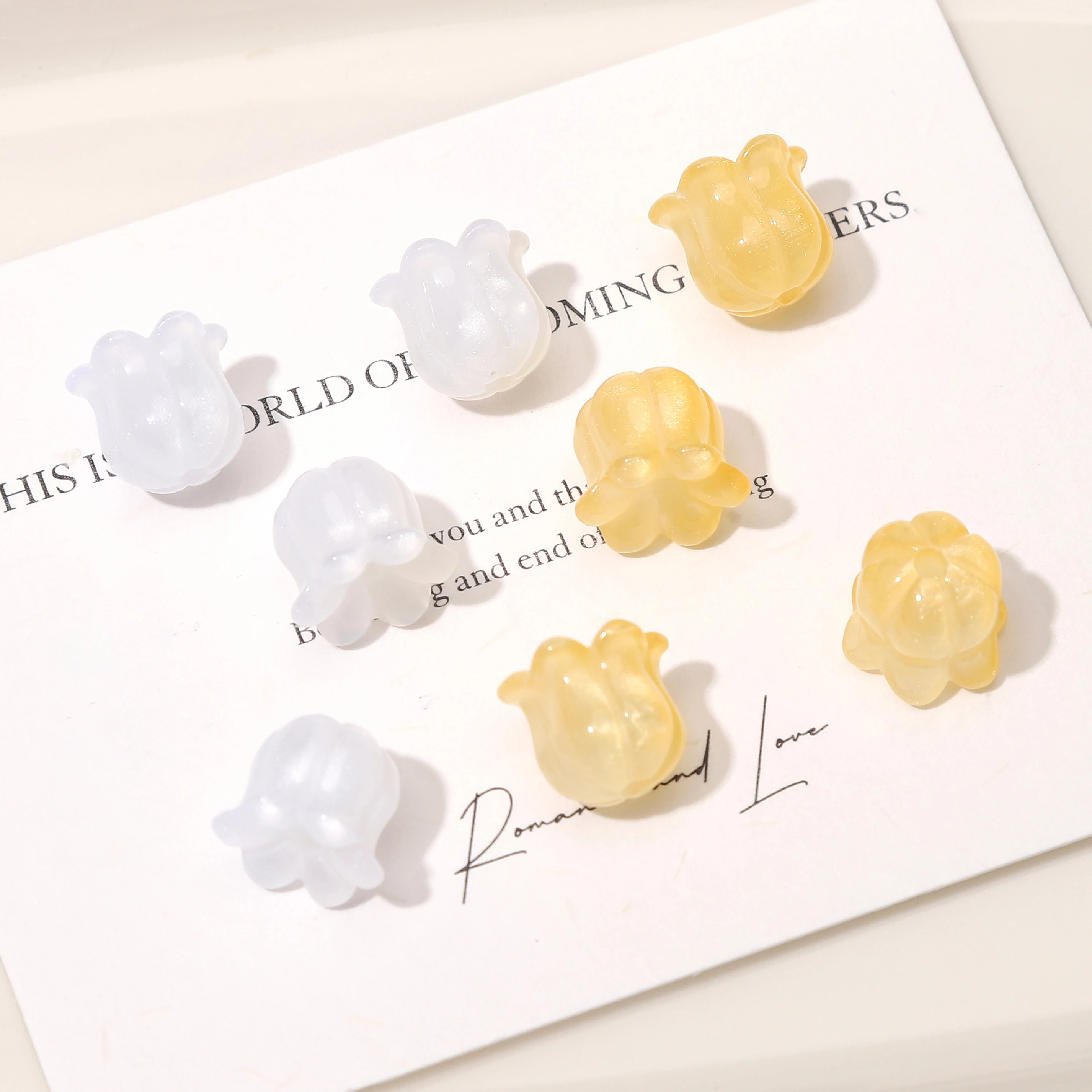 2/7pcs UV Color Changing Resin Bell Flower Beads
