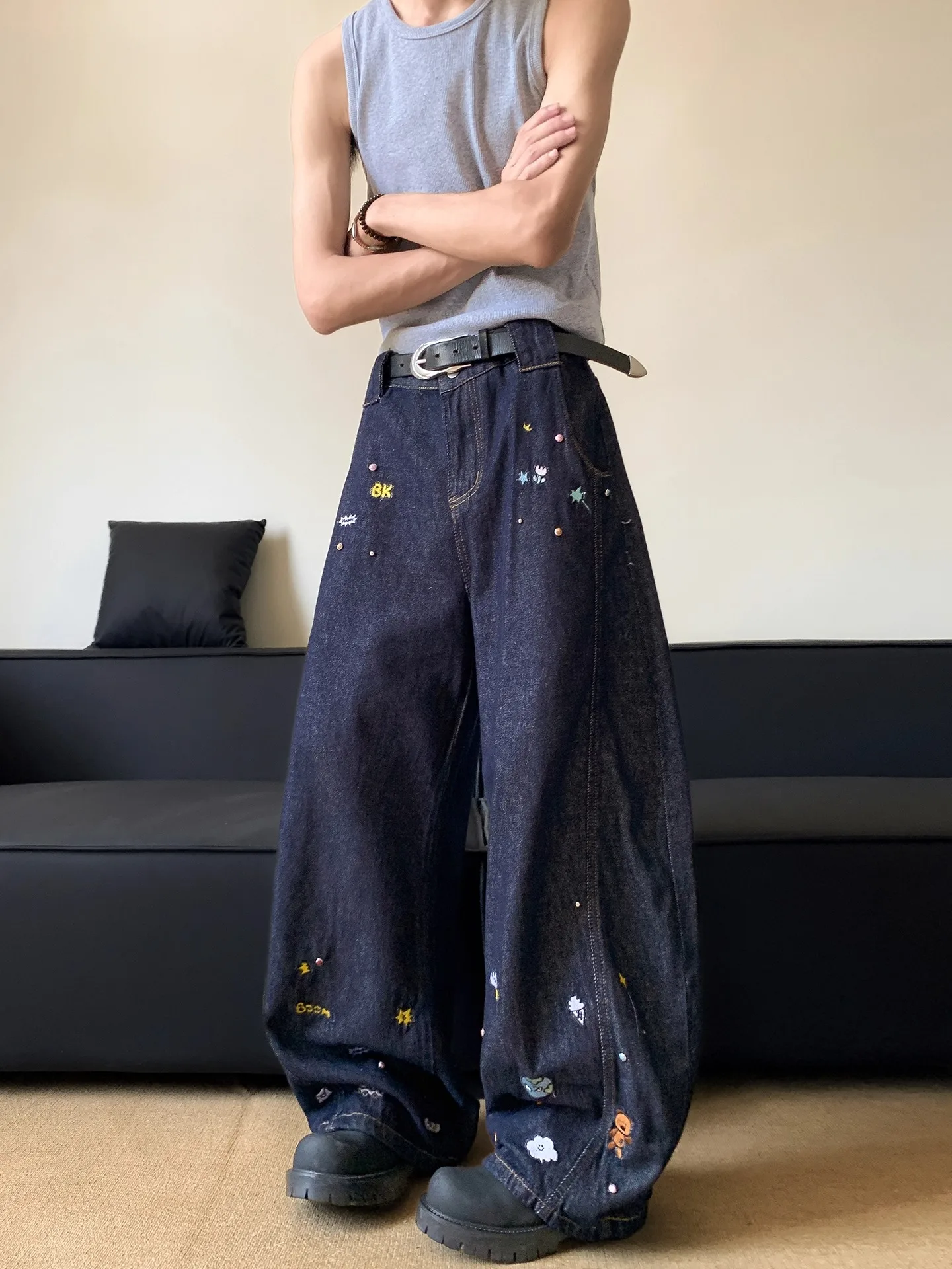 

Ретро-джинсы с вышивкой в американском мультяшном стиле, широкие, свободные, повседневные, с дизайнерским акцентом, модные, с эффектом потертости, унисекс