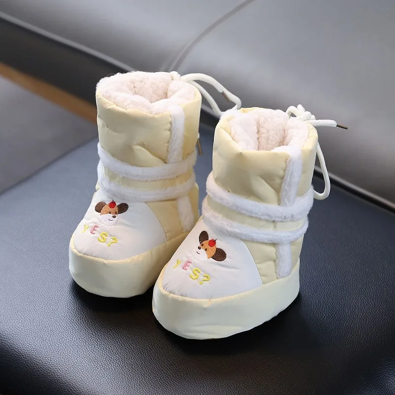 الشتاء الطفل المشي Boot2025الخريف النسخة الكورية الطفل شقة القاع المخملية التمهيد Retrobaby Homefloor التمهيد الطفل تنوعا السنو الأحذية