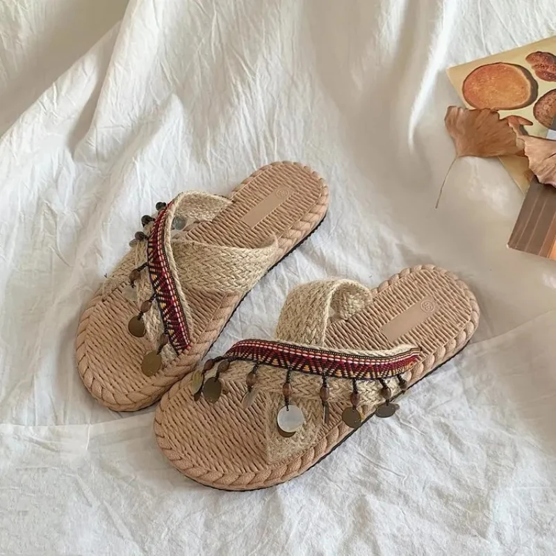 

New Hand Woven Beach Slippers Women Summer Holiday Ethnic Style Beach Sandals Bohemian Sandals