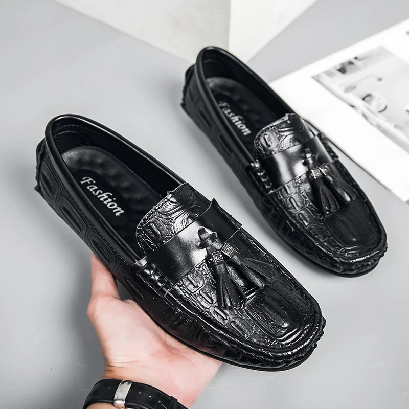 

Fringe Leather Loafers Men Shoes Luxury Designer Casual Slip on Flats Men Moccasins Italian Black Male Driving Shoes Sneakers