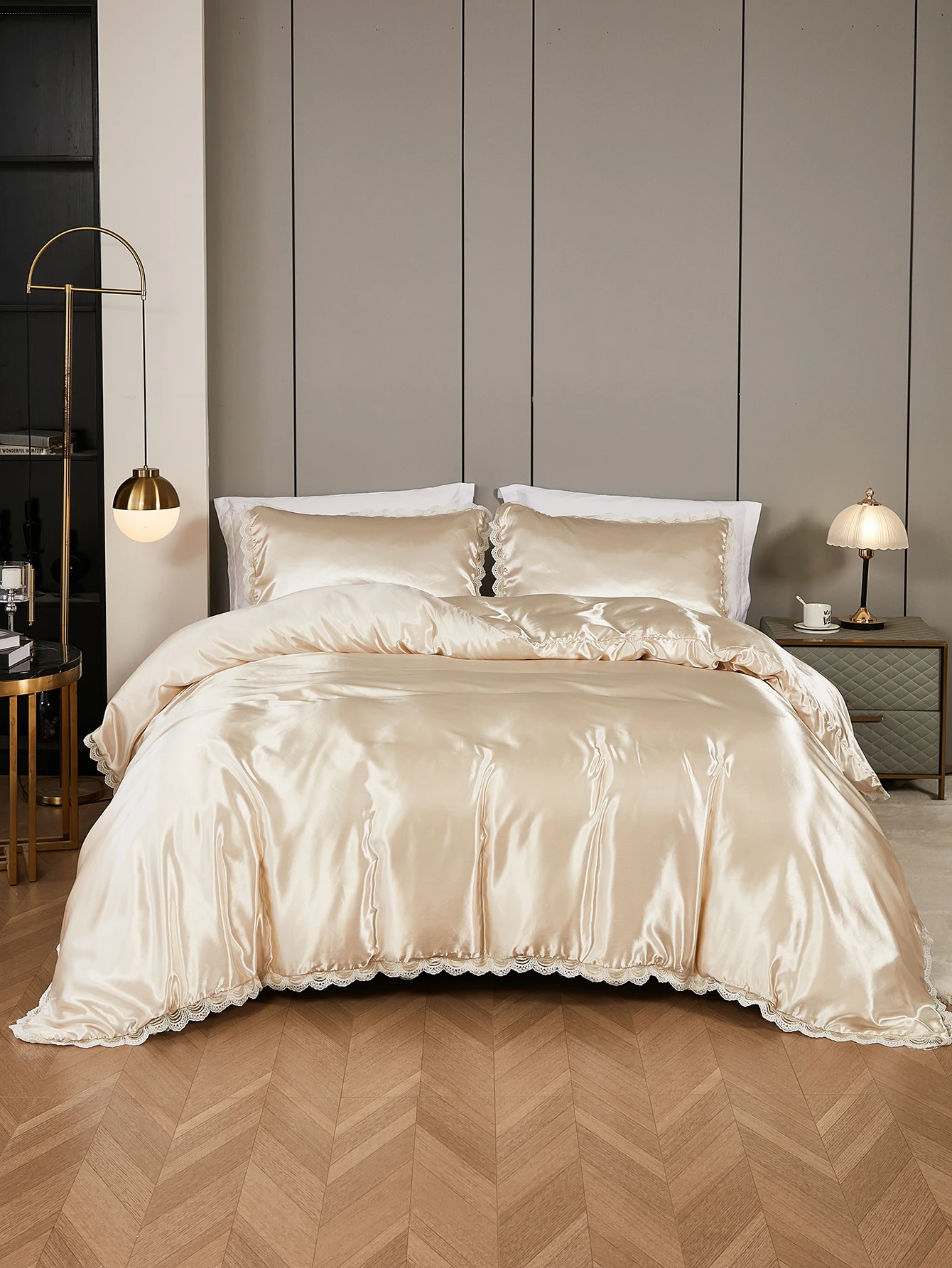 Silk like Satin Bedding Set White Ruffled Fringe Duvet Cover Set 3pieces Beige Luxurious Bedding Set for Home Hotel