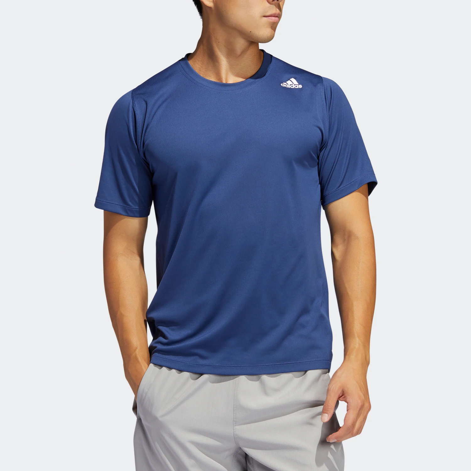 

Мужская тренировочная футболка Adidas Originals Comfort с коротким рукавом FL4639