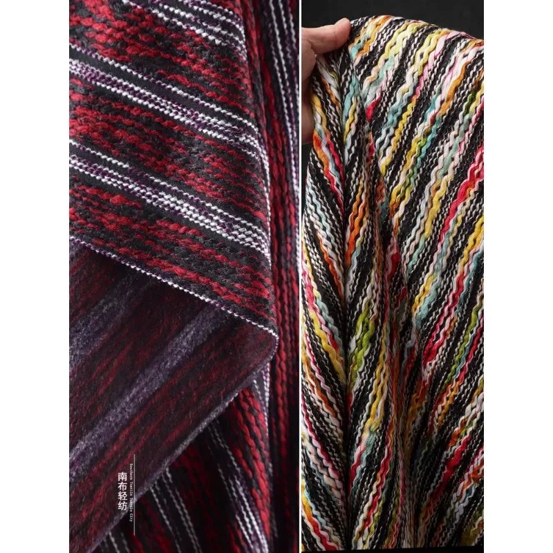 

Кора в форме, маленькое жареное тесто, завитки, вязаная текстура, цвет, контрастное шерстяное пальто, сумка, куртка, дизайнерская одежда, ткань