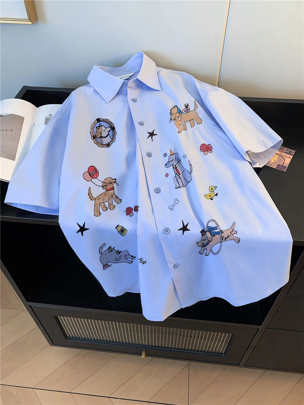 

Модная мужская рубашка с воротником и ретро-принтом, свободного кроя, с коротким рукавом, летняя, в стиле lazy style, универсальная, повседневная.