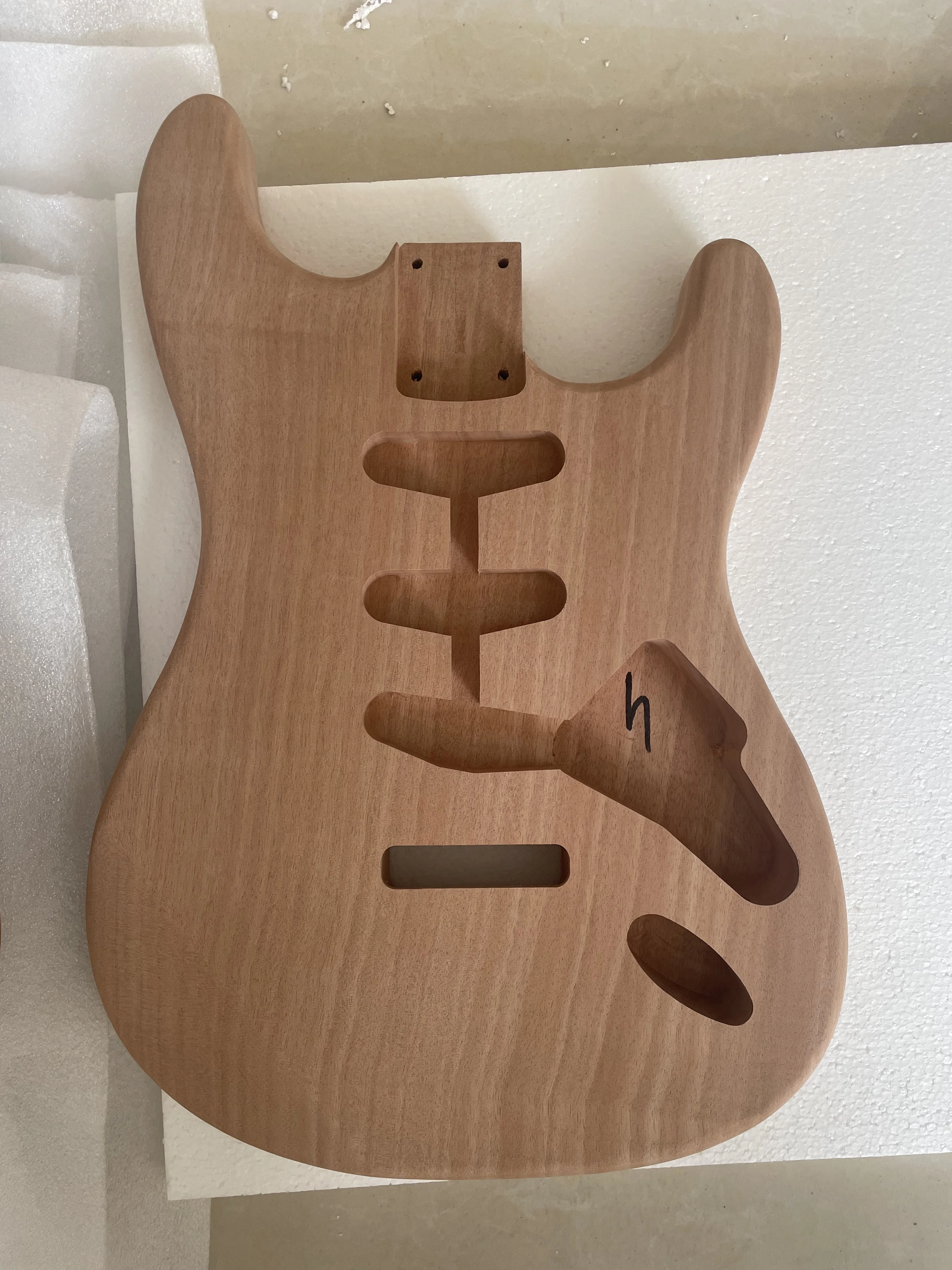 Unfinished Mahogany Wood Electric Guitar Body,DIY Guitar Kit,Undyed,High Quality, AAA Level, SSS, 100% Handmade Luthier, 1 Piece