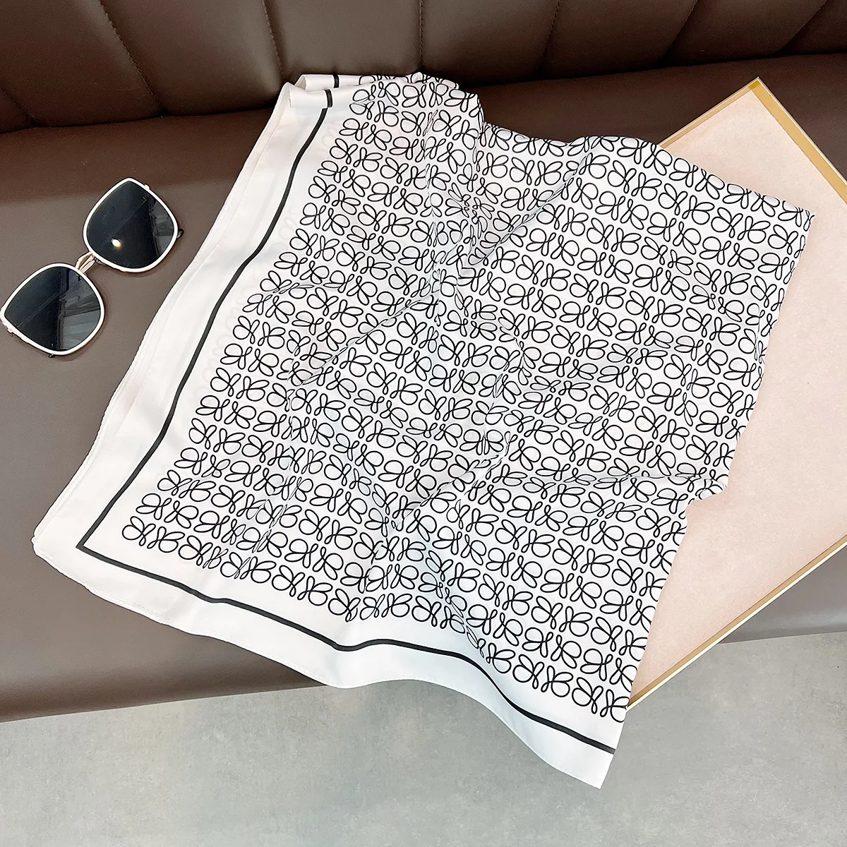 1 pz 90 cm sciarpa in tessuto twill farfalla stampa modello grande sciarpa quadrata sciarpa di seta blocco solare sciarpa russa scialle