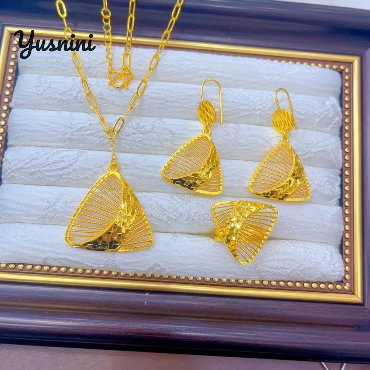 

Fashion New Middle East Dubai 24K Gold Plated Customized Necklace, Earrings, Rings, Wedding Jewelry Set for Lovers DD10786
