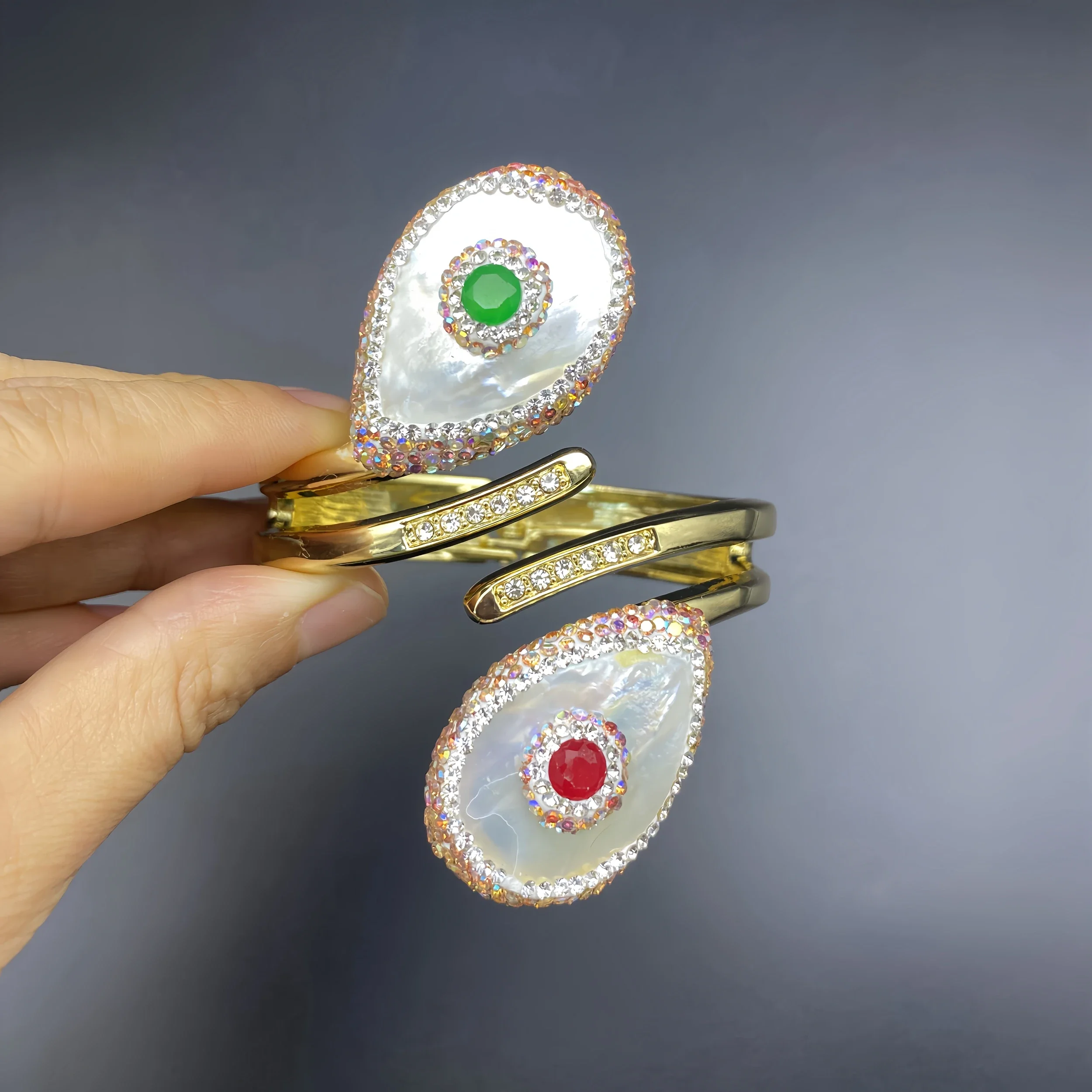Waterdrop Shell Pearl Rhinestone Crystal Bangle Red Green Crystal Gold Color Cuff Bracelet Gems Quartz for Women Party Gift