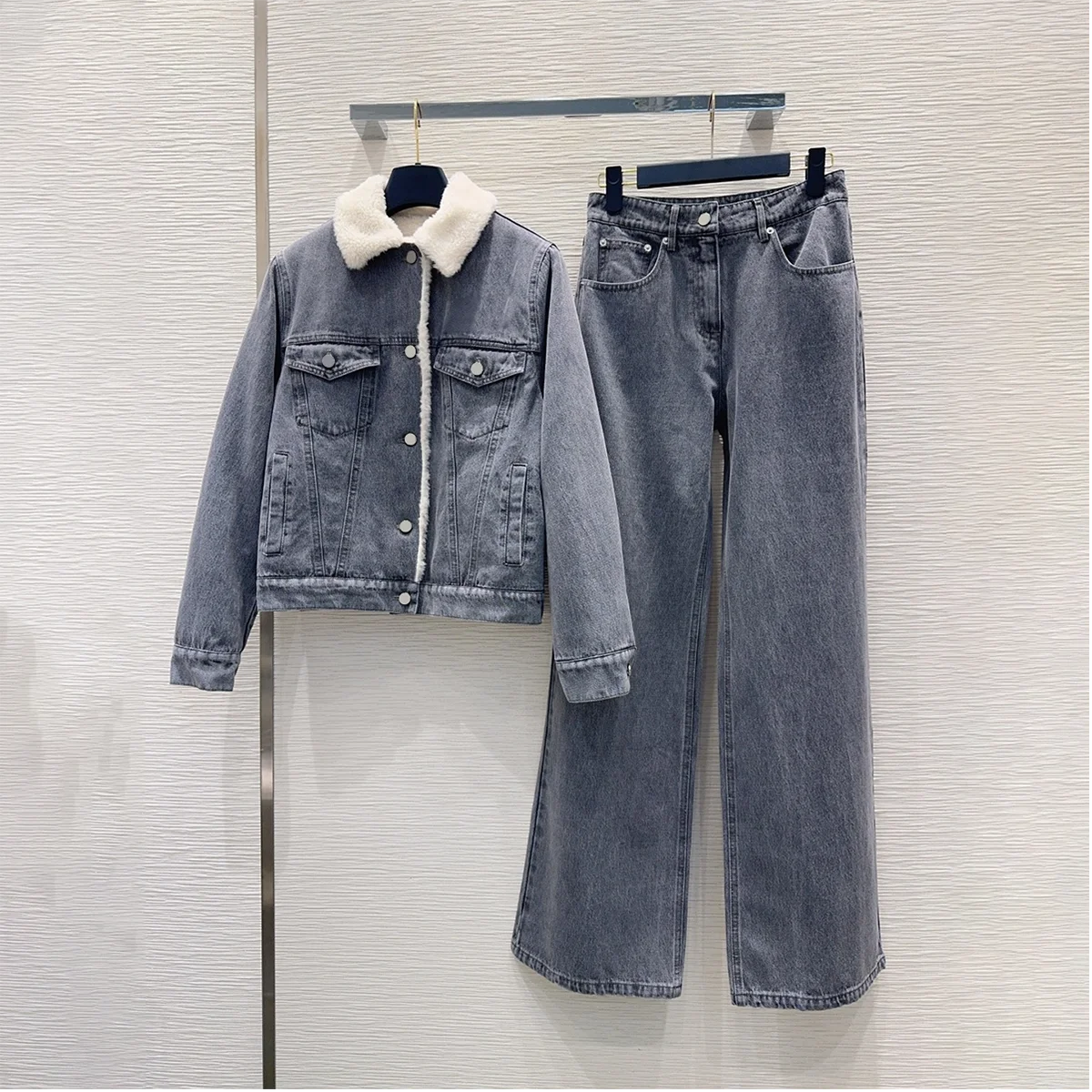 2026 High Quality Women Fleece Lined Denim Jacket & Wide Leg Jeans 2Pcs Outfit26101922