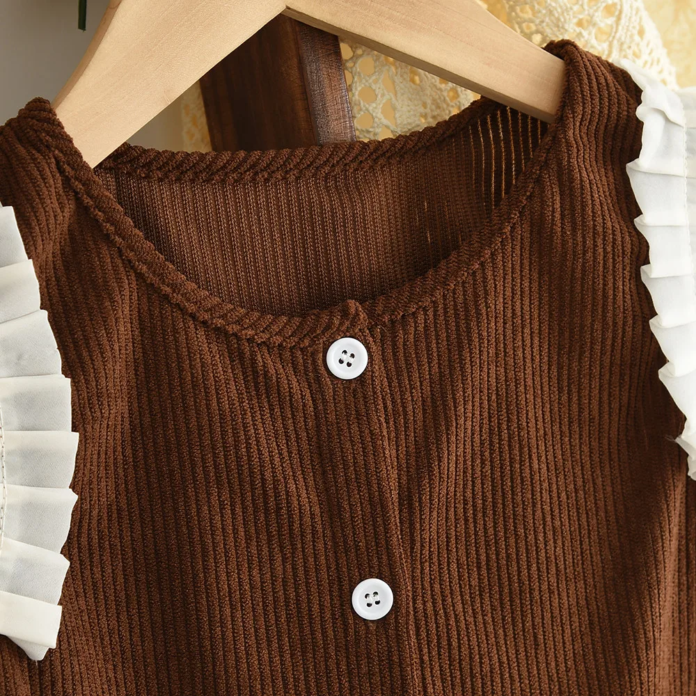 النسخة الكورية أزياء الخريف جديد الرجعية الفتيات ملابس طويلة الأكمام تي شيرت أعلى + القهوة الملونة سترة + السراويل ثلاث قطع مجموعة