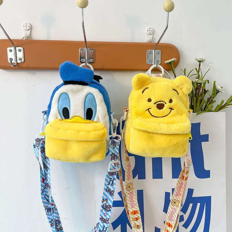 Winnie de Disney The Pooh 2025 nueva mochila de felpa para niña, bandolera de hombro de felpa, Mini mochila de moda de dibujos animados para niños