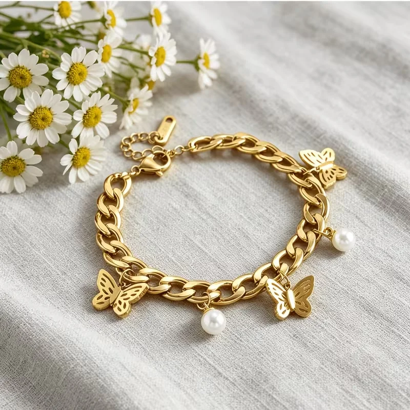 Goldfarbene Feen-Schmetterlings-Charms-Armbänder für Frauen, süße Bohemia-Handschmuckstücke mit künstlichen Perlen, Gliederkette, Partygeschenke, Bijoux.