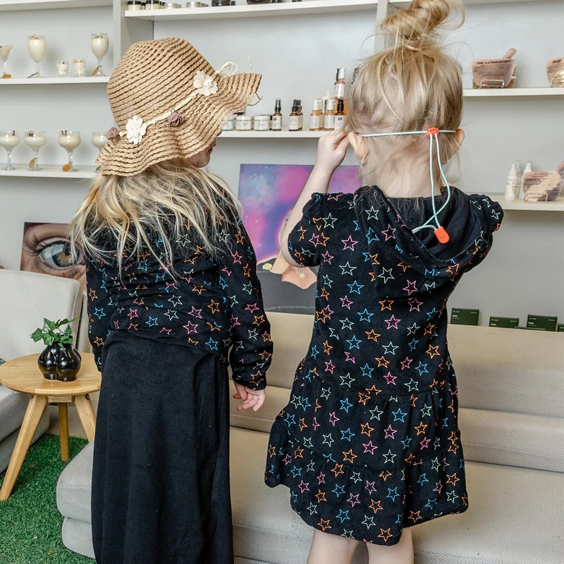 Summer/Spring Girls Black Terry Robe 2pcs Set Hooded Dress Colorful Stars Designs Children Twins Dress Front Zipper Opening