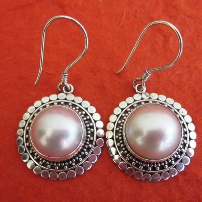 Elegant and beautiful imitation pearl earrings, women\'s holiday party accessories or holiday gifts