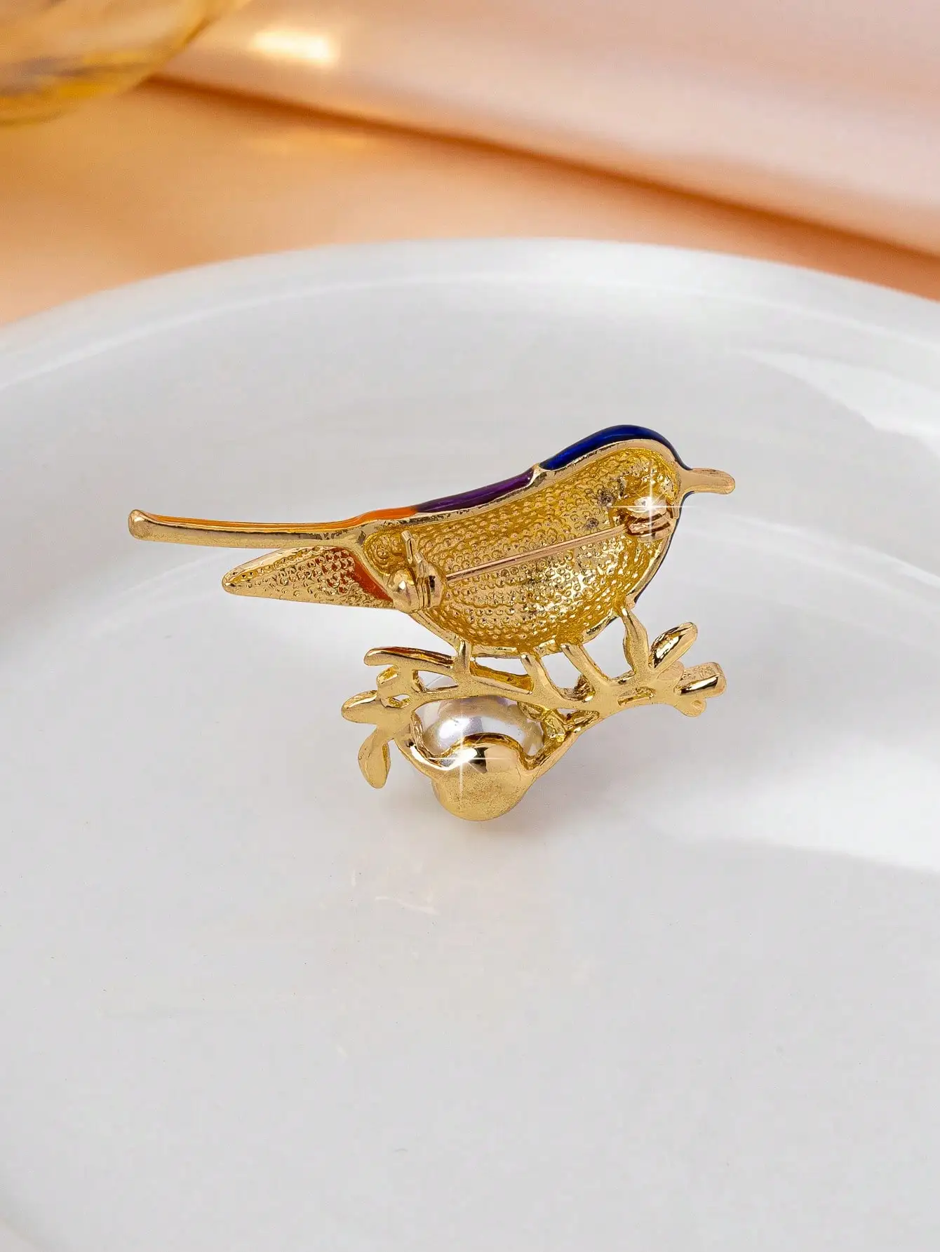 A High-End Luxury Green Rhinestone Bird Brooch for Women