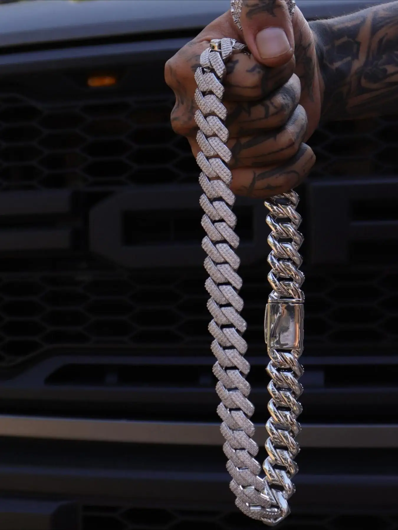 hip-hop luxury rapper, ice diamond ring diamond hip-hop classic charm rapper jewelry, high-end Cuban chain luxury charm jewelry