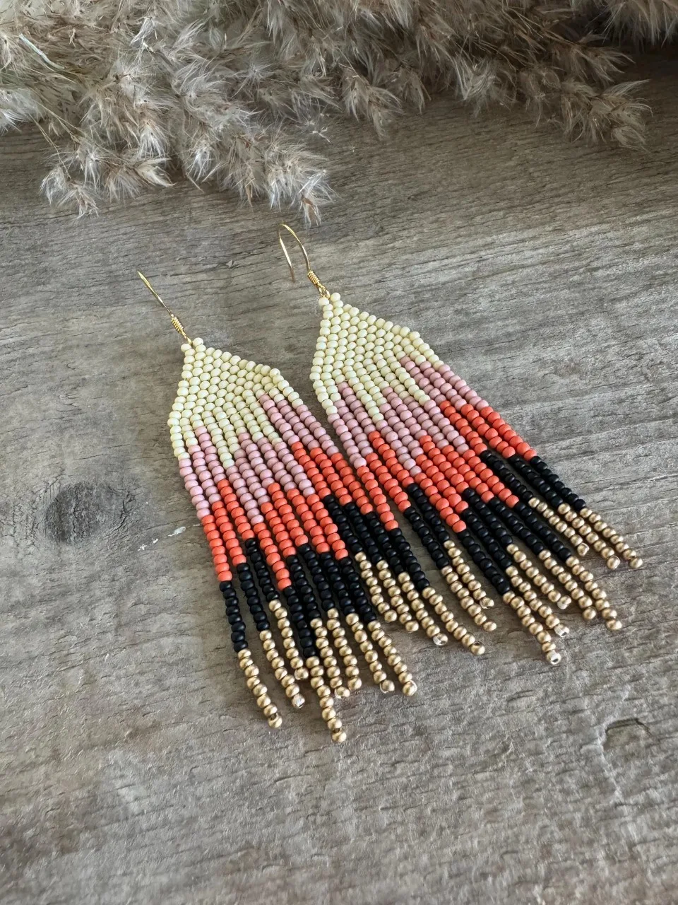 ZGMXR Rice bead earrings Hand-woven Geometry Fashion Gradient color Alloy Simple Original Tassel female Bohemia Beaded earrings view 2