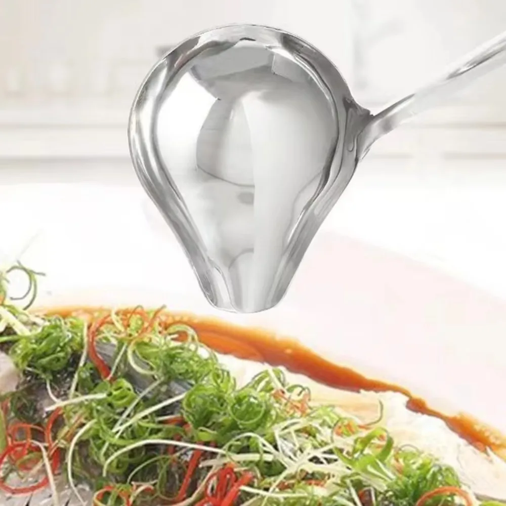 Oil Spoon Stainless Steel Drizzle Sauce Spoon Long Handle Rust-proof Gravy Ladle Durable with Spout Sauce Spoon Restaurant