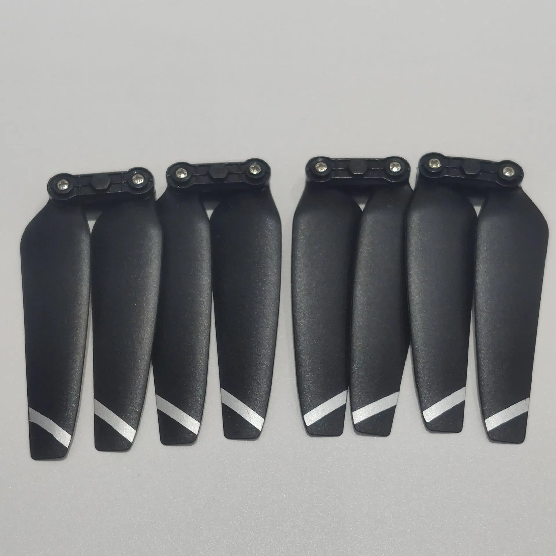 4PCS Folding Blades Propellers for LYZRC L106 PRO Drone L106Pro RC Quadcopter Original Blade Accessories Spare Parts Maple Leaf