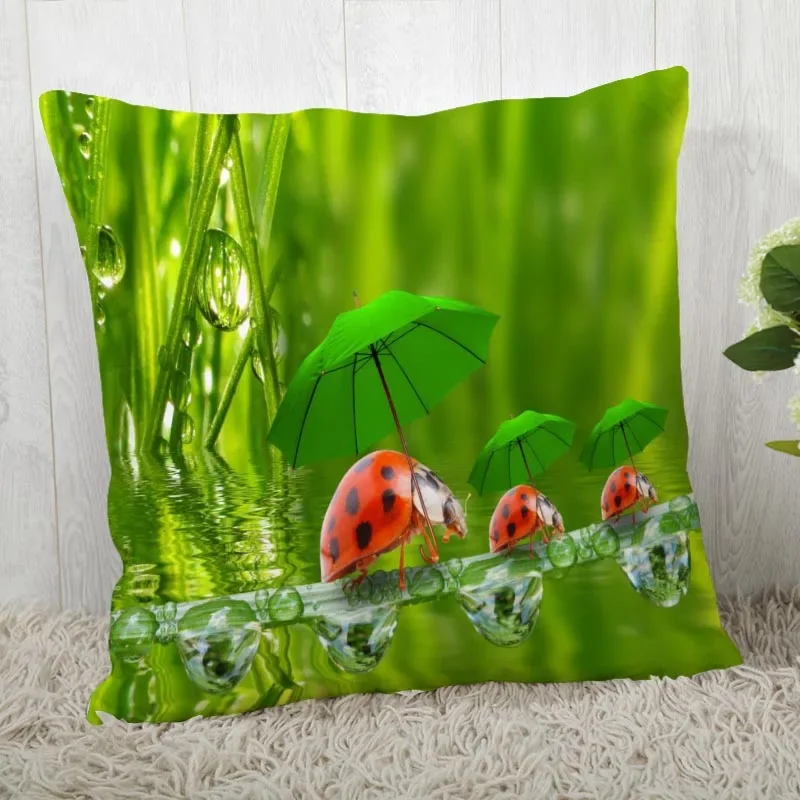 Custom Ladybug Pillow Cases Square Pillowcase Christmas Zippered Pillow Cover 45*45cm(One Side)