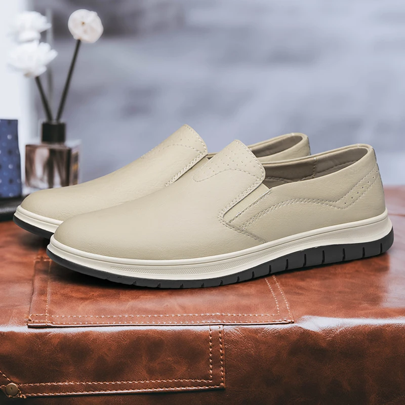 

New Warm Men Shoes for Autumn Winter Fashionable Casual Soft Sole Breathable Height Increasing Personalized Shoe Style