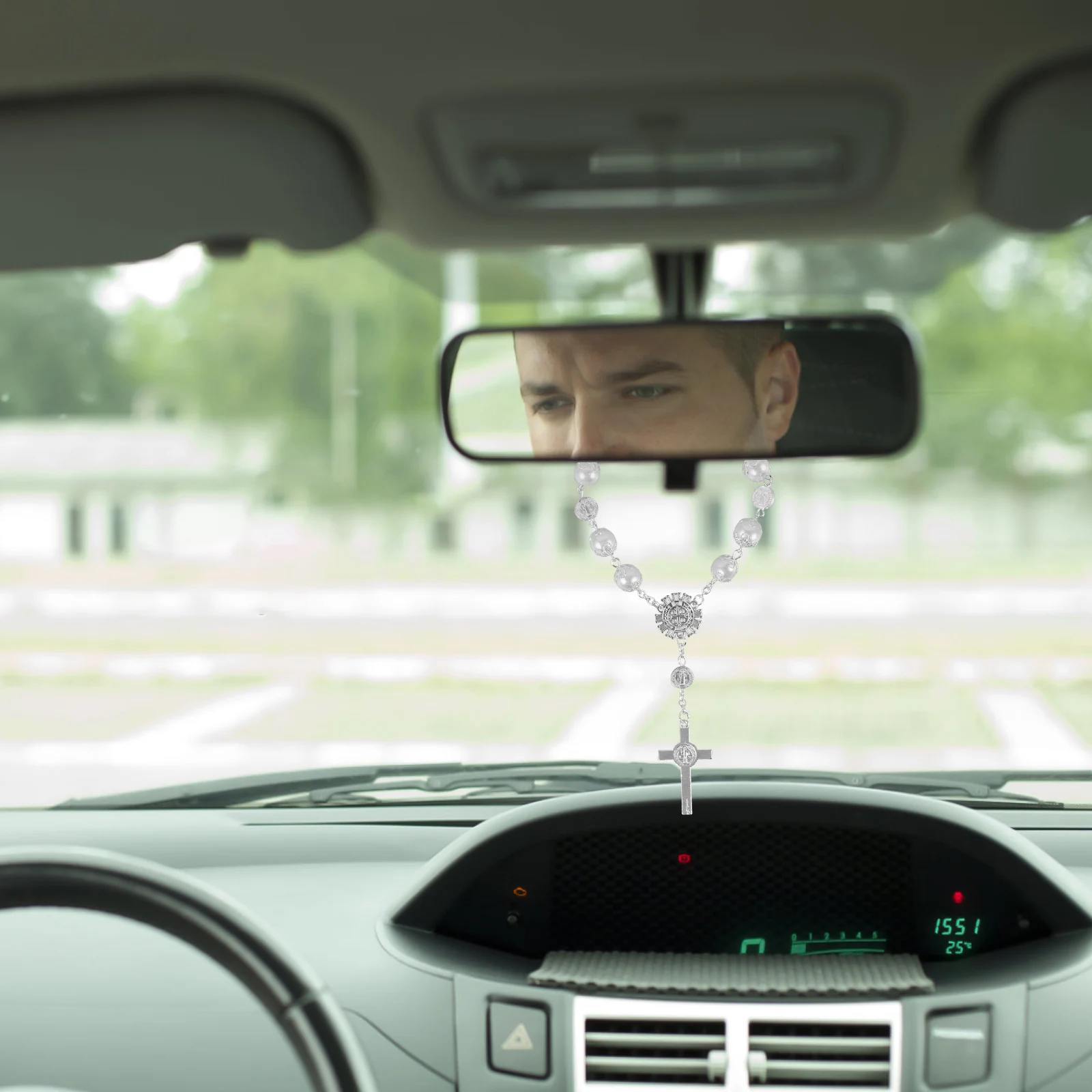 

Car Rosary Bracelet White Cross Chain Pendant for Rearview Mirror Hanging Accessories Car Decorations Interior Ornaments