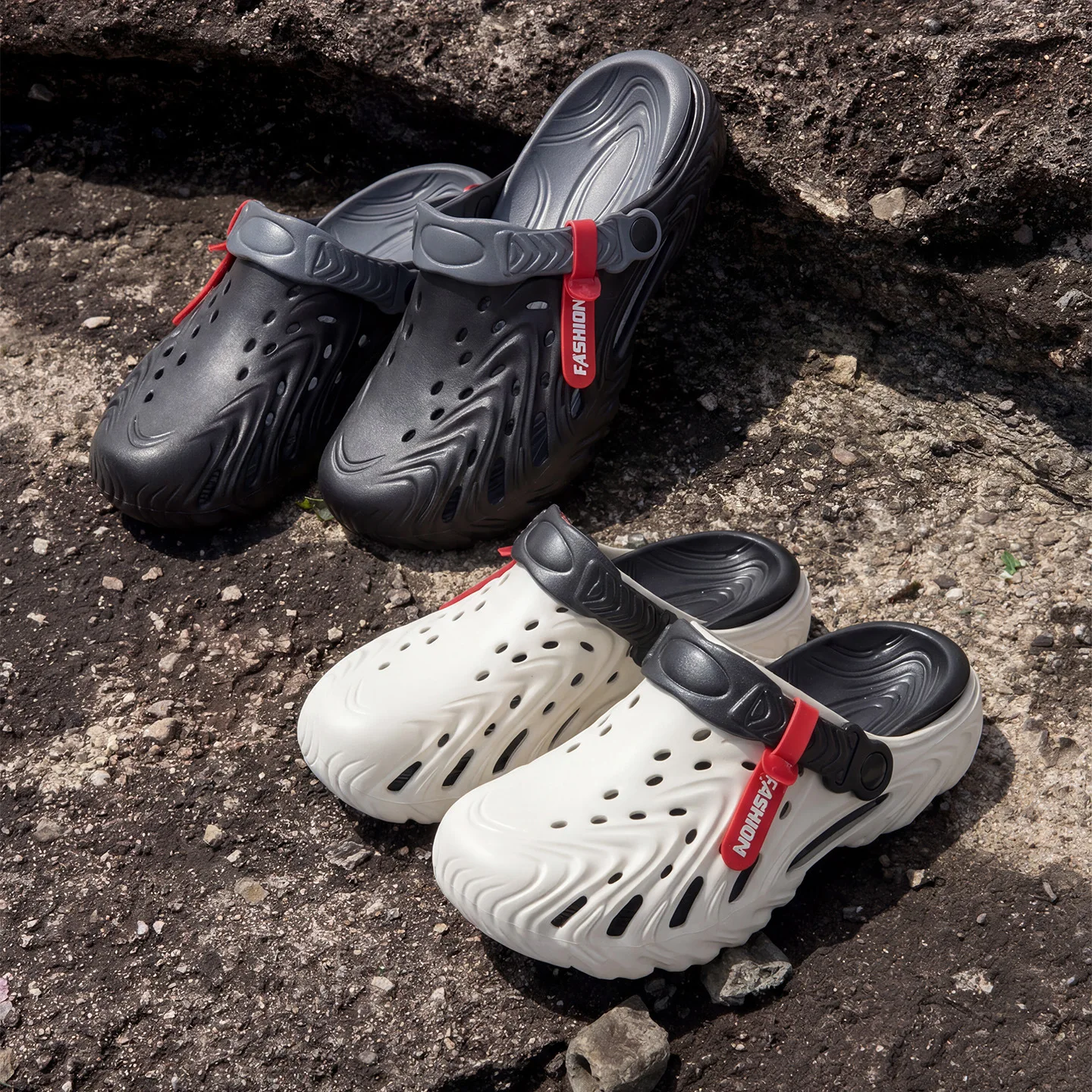 Thick soled men's perforated shoes with a sense of stepping on poop, hollowed out beach anti slip cooldown, men's outdoor wear