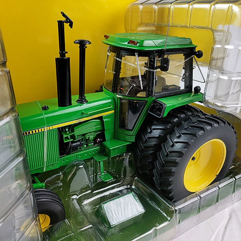 

4840 Alloy Simulation Tractor Model,Die-Cast Metal Replica,Adult Collectible,Agricultural Vehicle Model,45464,Green,1:16
