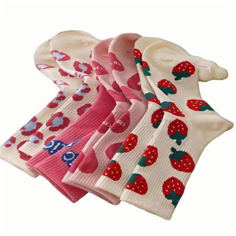 

4 пары случайных осенне-зимних женских носков средней длины с фруктовым узором, нинд-дизайн, спортивный и повседневный внешний вид, удобные