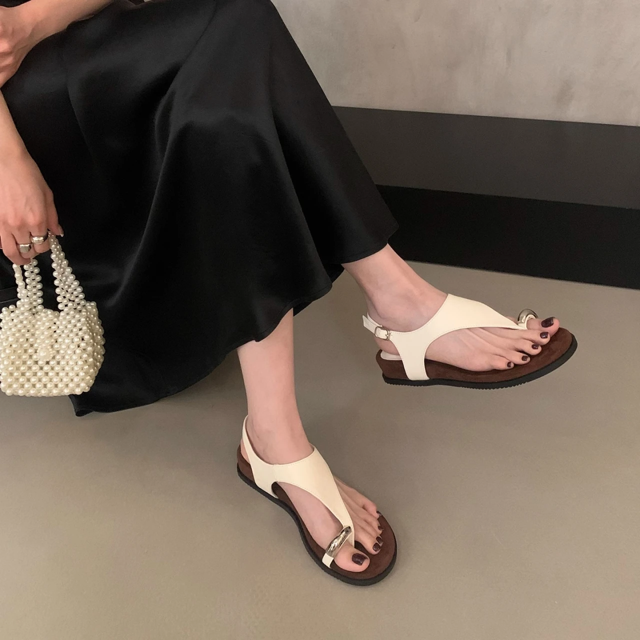 Vintage Leather Toe Flat Roman - đánh giá và giá Vintage And Modern Fashion