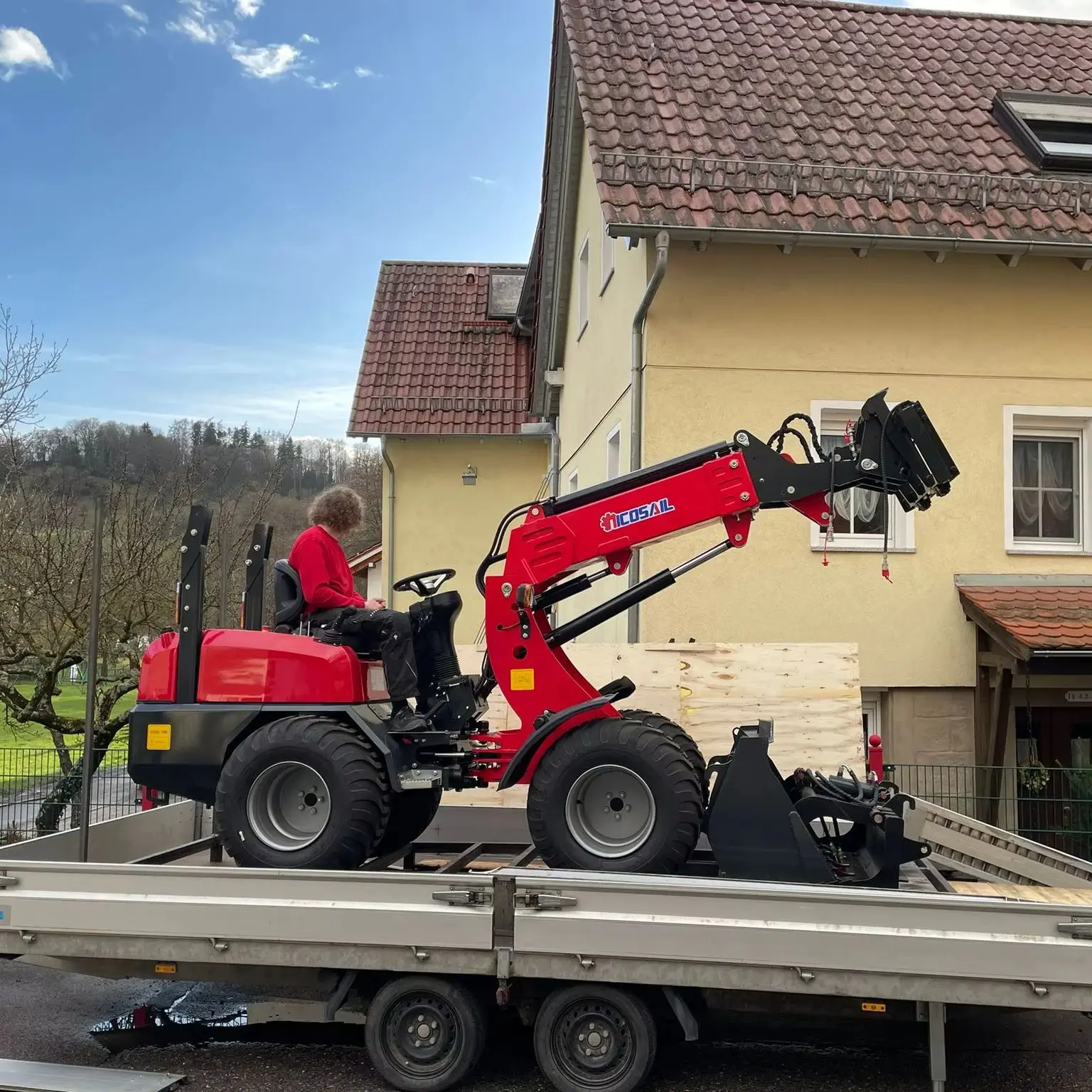 Custom CE Euro 5 Compact Telescopic Loader for Construction Farm Material Transport and Earthmoving Applications view 3