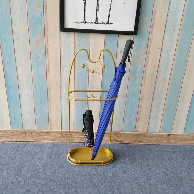 

Lucky Cat Iron Umbrella Holder, Cute Entryway Rain Organizer for Home, Hanging Umbrella Bucket for Foyer or Doorway