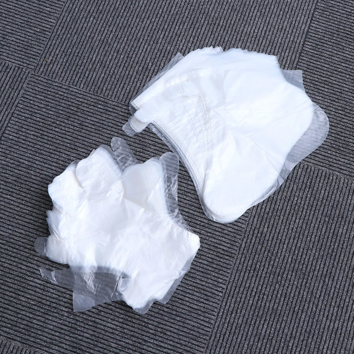 

600pcs Disposable Plastic Gloves 200 Hand Gloves 100 Foot Covers 300 Stickers For Pedicure Oil Resistant One-Off Long Cylinder