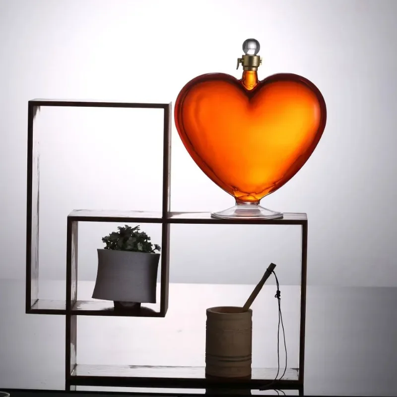 High Borosilicate Glass Hip Flask Heart-Shaped Wine Bottle Sealed Whiskey Vodka Shochu Decanter Exquisite Fashion Decoration New