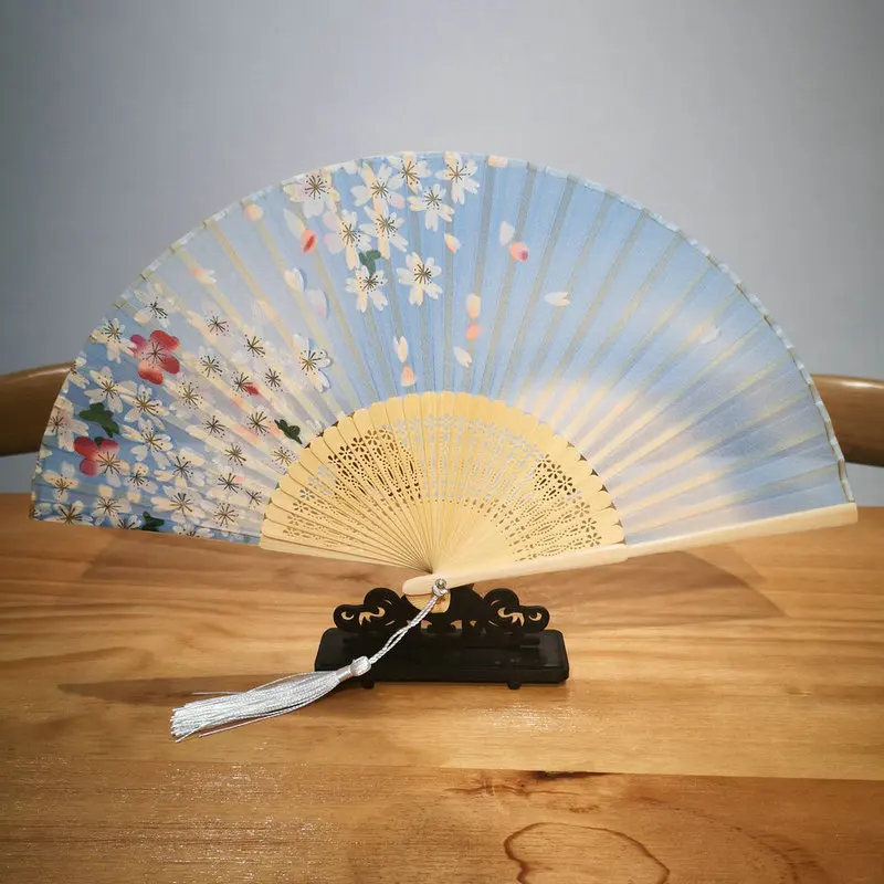 

Blue Flower Silk Folding Fan With Tassels Design For Dancing Oriental Aesthetics Qipao Hanfu Tang Costume Accessories Fan