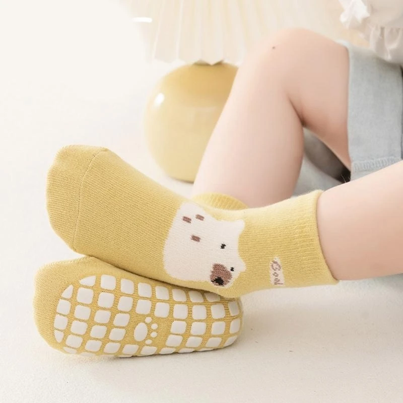 N80C 1 Pair Cartoon Strong Grip Floor Socks Baby Socks for Indoor And Nursery Use