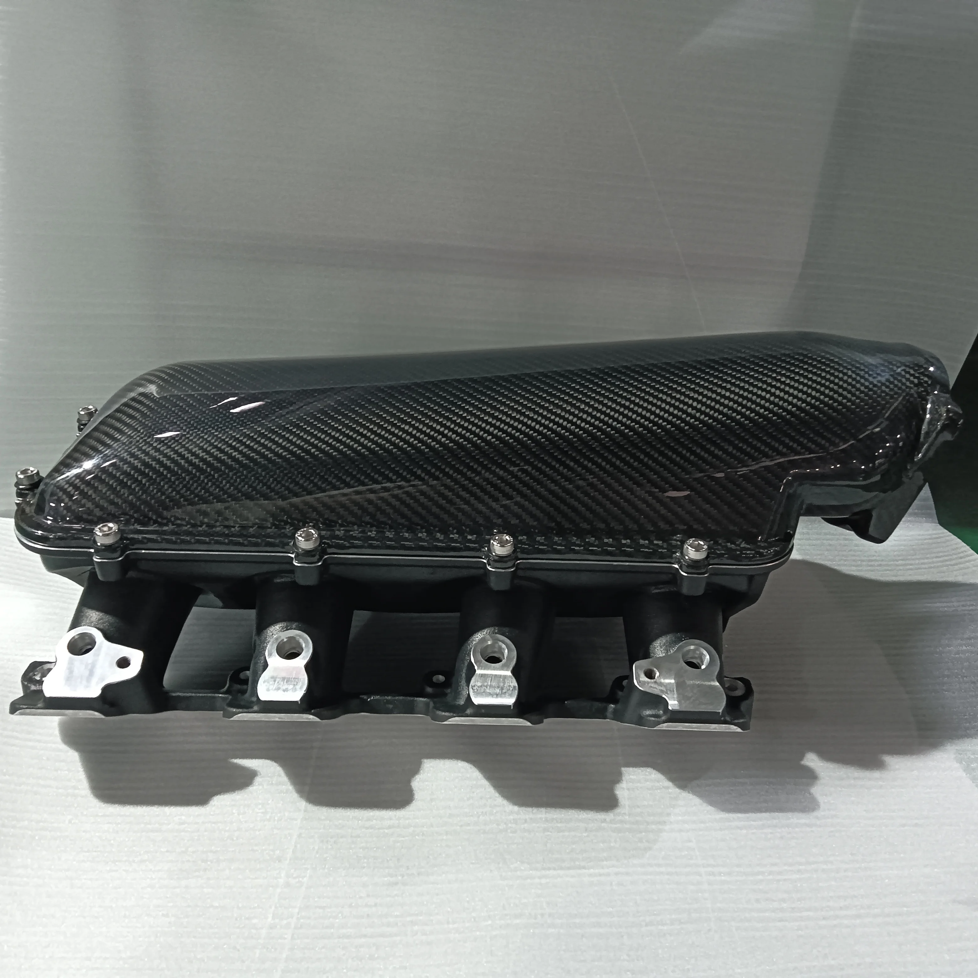

Dry Carbon Fiber Top Lid Lo-Ram Modular Intake Manifold New Condition LS1/LS2/LS6 Engine Fit