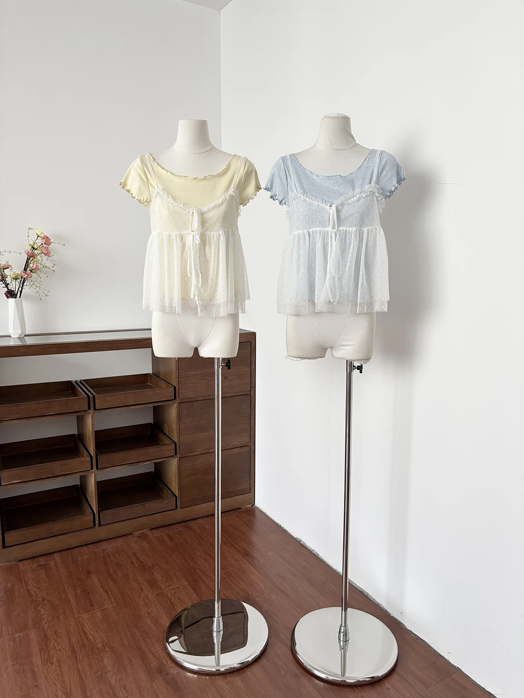 

2026 Summer New Korean Style Ageless Mesh Strap Vest Casual Color Short Sleeve T-Shirt Women's Fashion Set Polyester Fiber
