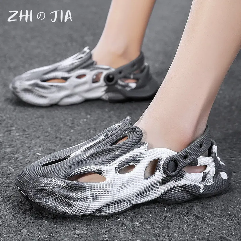 Fashion Men Slipper Outdoor Sports Shoes Street Sandals Garden Footwear Comfortable Light Weight EVA Slippers Popular Hole Shoes