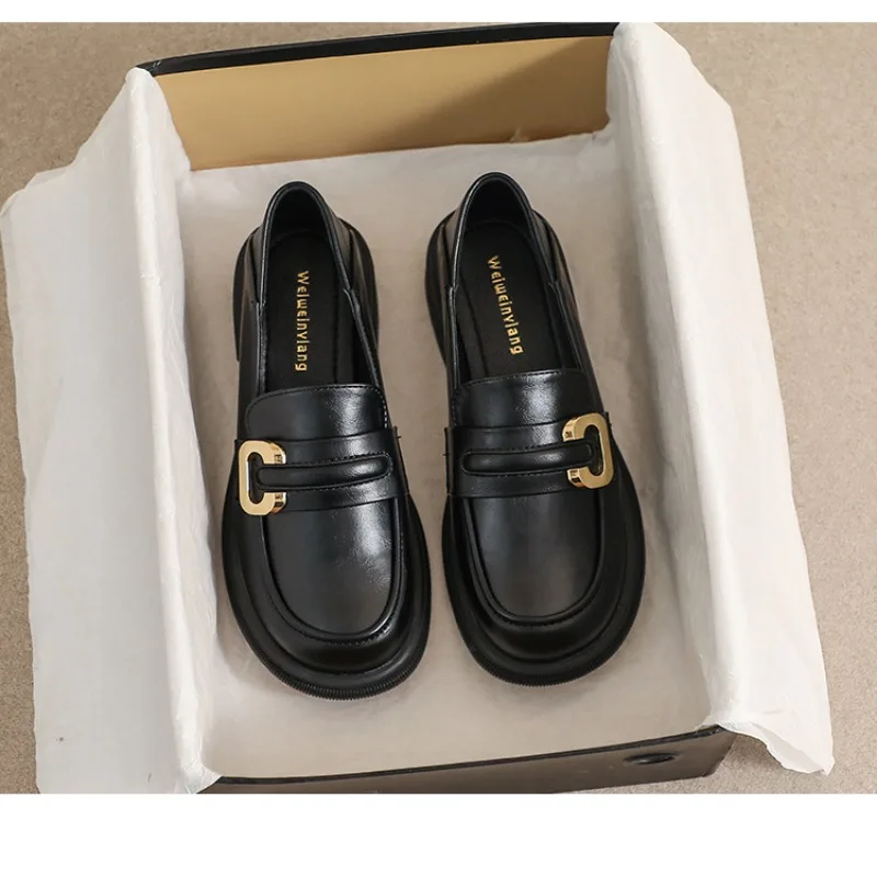 

2024 new spring women's loafers British style Black casual shoes Fashionable metal decoration Party and work wear size 34-43