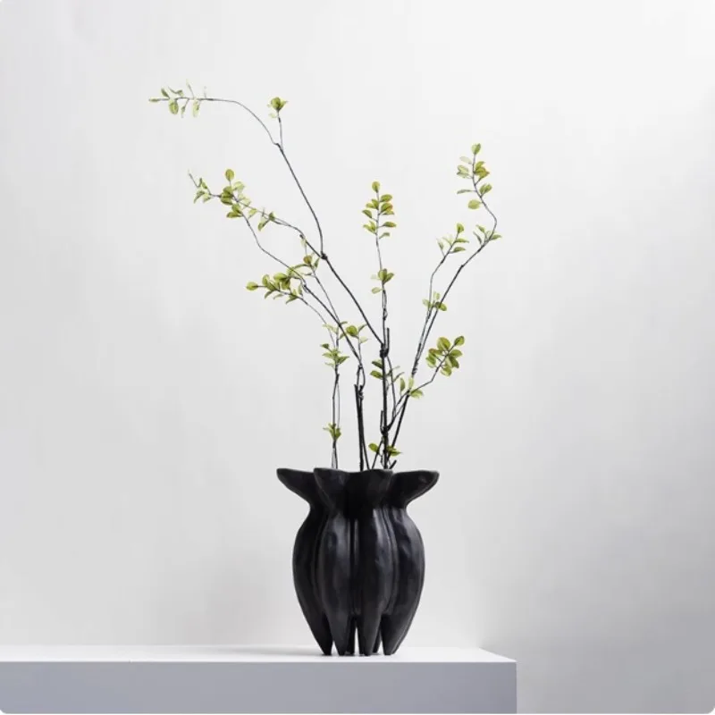 New Chinese minimalist art medieval resin bergamot vase,  ornament decoration in the sales office of the homestay