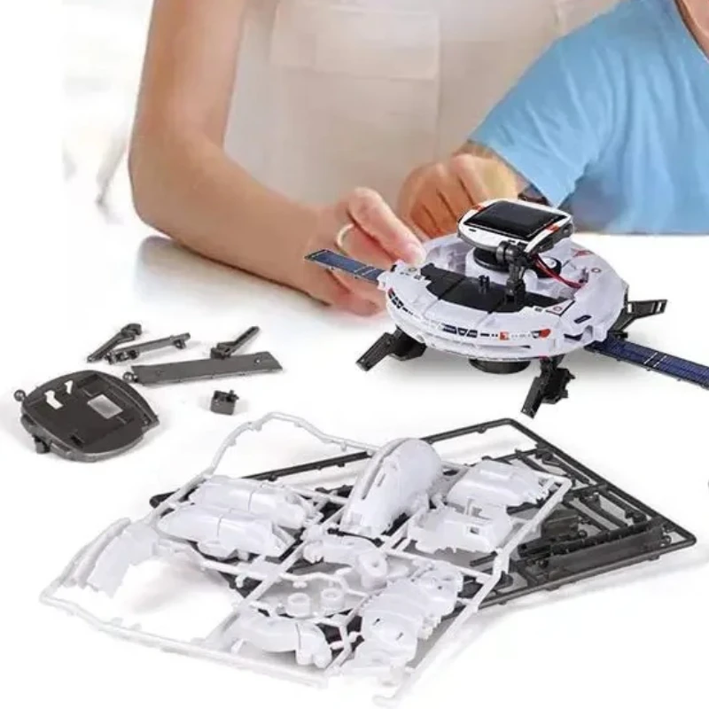 

6-in-1 Solar Space Robot, Spacecraft Designs & Solar Powered, Develops Engineering Thinking and Space Knowledge for Ages 8-14