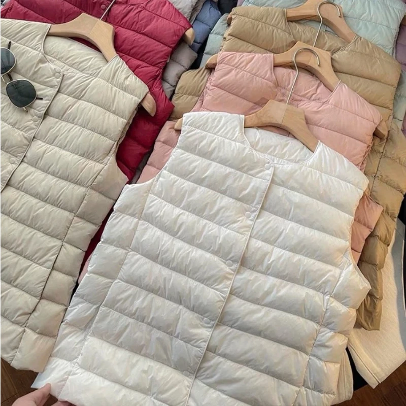 50% + سترة بيضاء خفيفة الوزن للغاية قابلة للتعبئة ببطانة دافئة 2025 سترة نسائية خفيفة الوزن بدون أكمام منتفخة #1