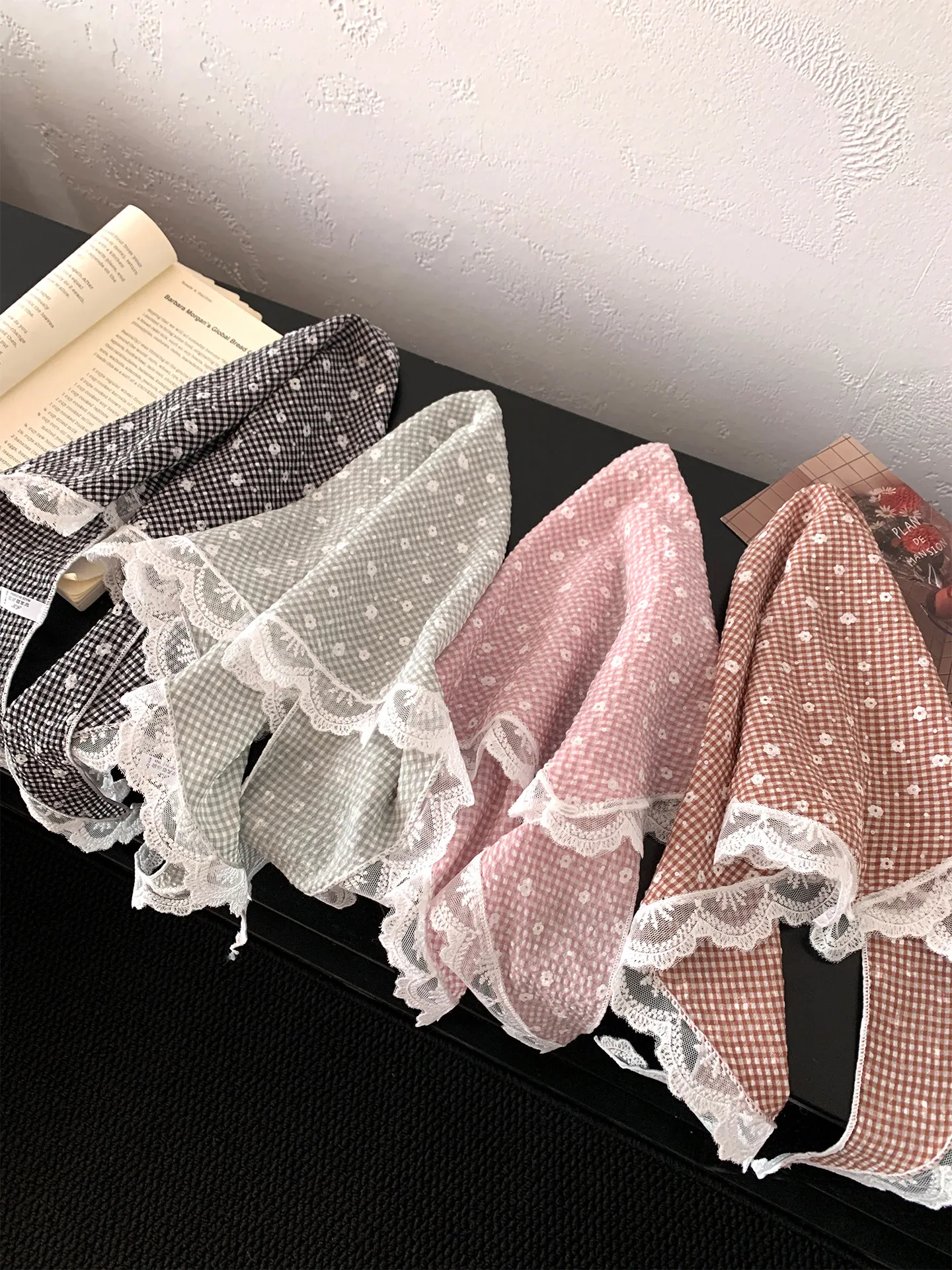 

Корейский нежный кружевной треугольный шарф для женщин, весенне-осенний, в пасторальном стиле, тонкий шелковый платок, повязка для волос, модный маленький шарф-косынка