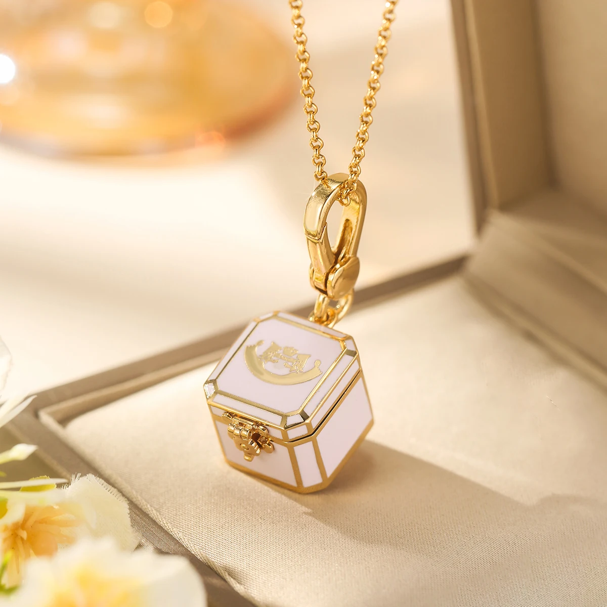 Fashion Luxury Faux Zircon Heart Enamel Openable Jewelry Box Pendant Necklace  for Women Sweet Elegant Party Jewelry Bag Pendant