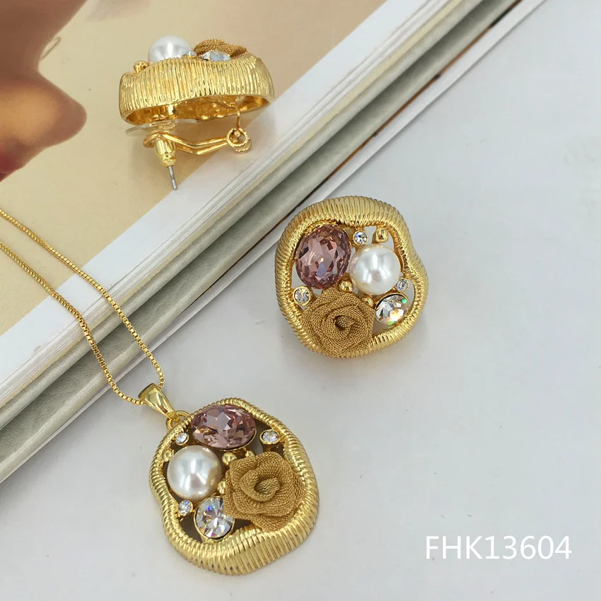 Yuminglai Superior 24K 24K Gold Plated Italian Jewelry Set Hollow Design Pendant and Earrings Jewelry Set for Women FHK8876