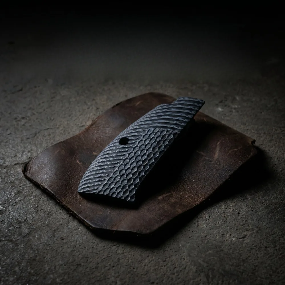 Custom Feather Honeycomb Textured 1911 Grips Ergonomic Anti-slip Pistol Grip Panels for Full Size 1911 Mod