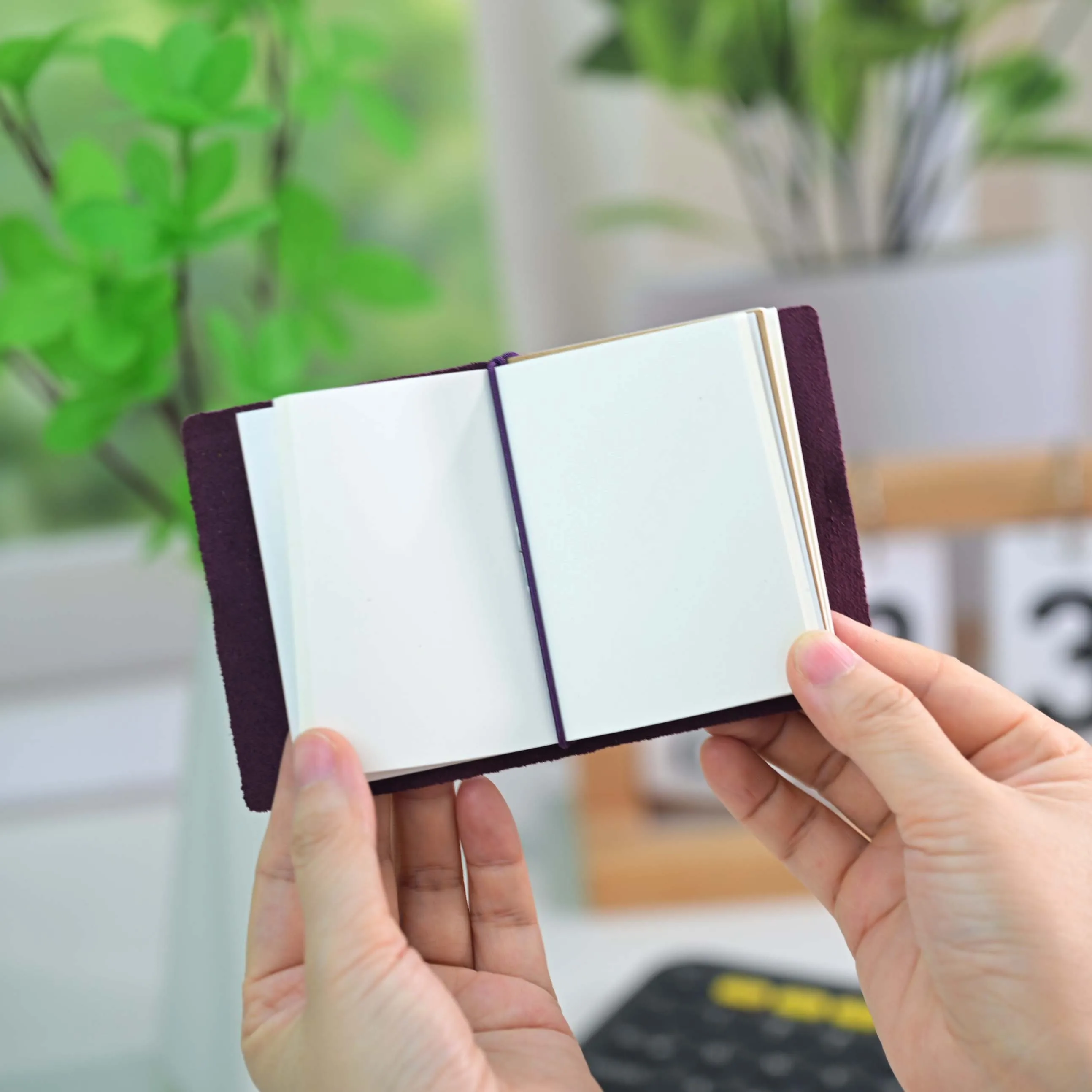 Handmade Cowhide Travel Notebook Mini Loose Leaf Notes, First-Layer Cowhide Pocket Notebook Refillable, Christmas Halloween Gift