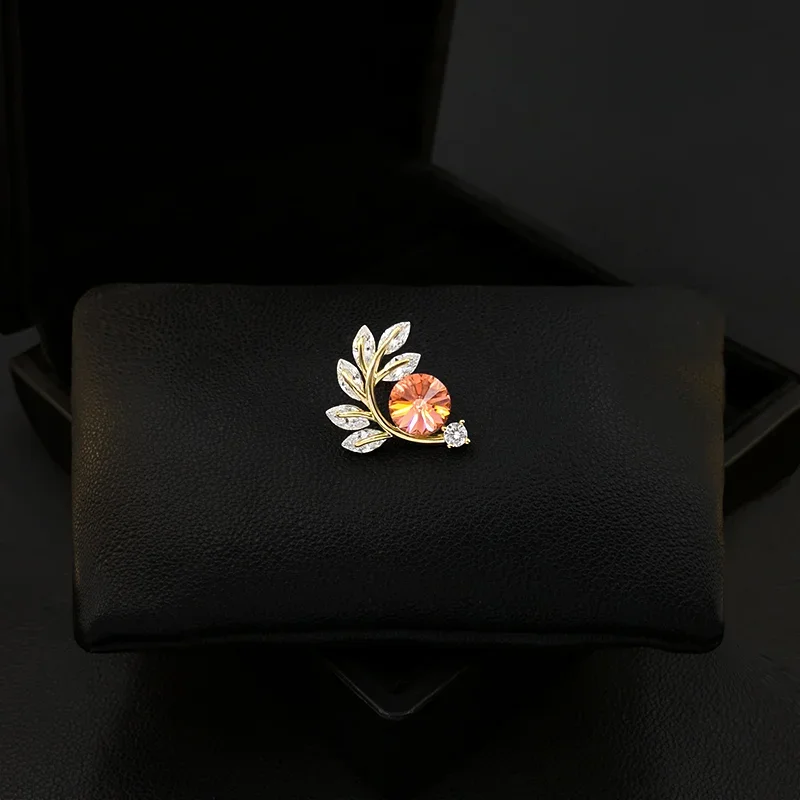 

High-End Little Flower Small Brooch Women Suit Neckline Collar Pin Anti-Exposure Buckle Corsage Clothes Accessories Jewelry 5708